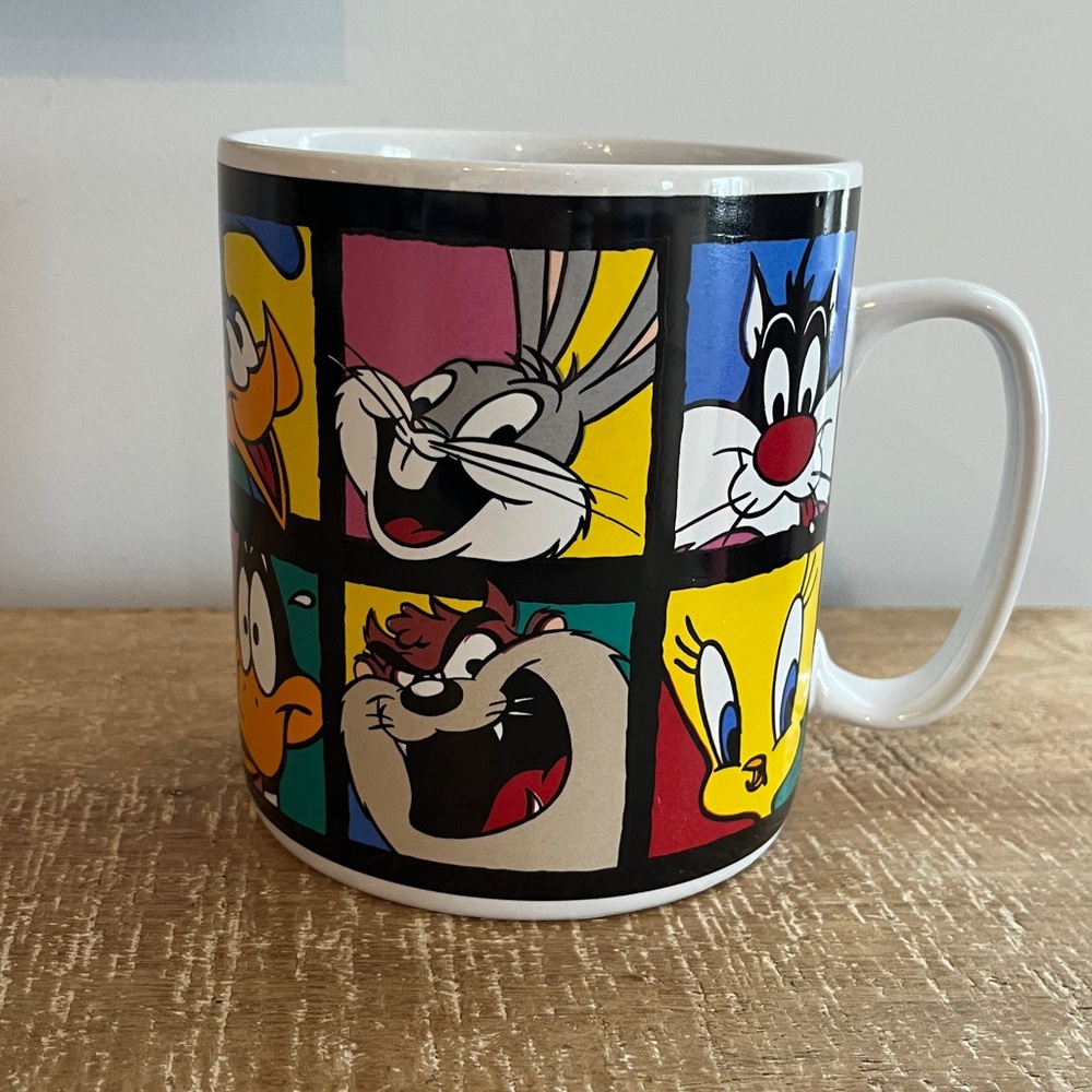 Vintage 1994 Warner Bros. Looney Tunes oversized ceramic coffee mug by Sakura